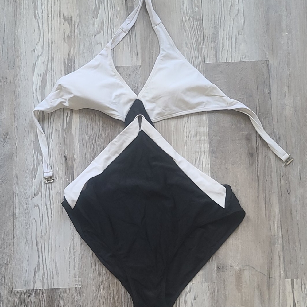 Bathing suit